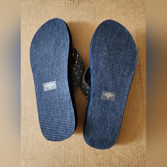 Tommy Hilfiger slipper NWOT - Picture 2 of 2